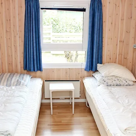 Three-bedroom Holiday In * Hals