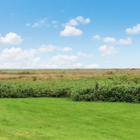 Three-bedroom Holiday In * Hals