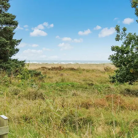 Three-bedroom Holiday In * Hals